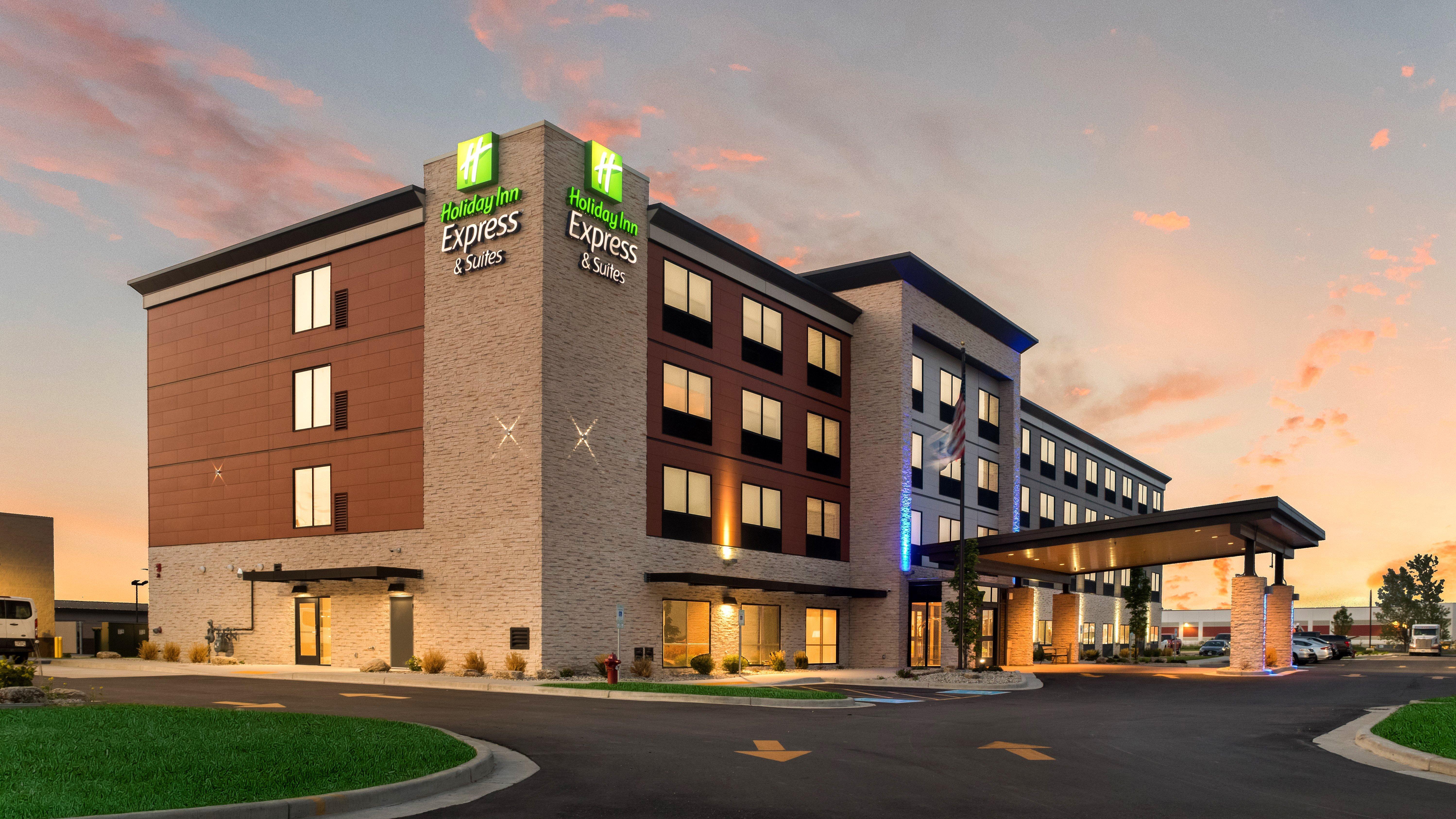 Holiday Inn Express & Suites Racine By Ihg Exterior foto